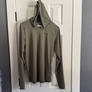 Men’s Columbia brand light weight sportsman hoodie in size YOUTH XL 
(18/20)